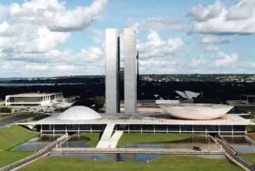 Governo Lula Propõe Dupla Regulamentação para as Big Techs no Congresso