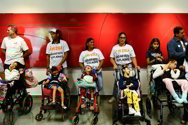 Indenização do governo para vítimas da Zika