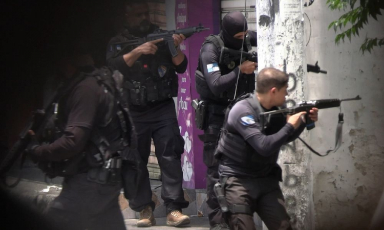 Operação no rio deixa 64 mortos