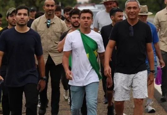 Nikolas Ferreira - Caminhada